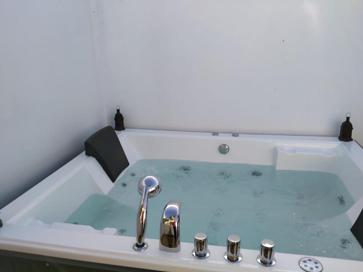 Villa casa blanca luxury spa con piscina privada y jacuzzi privado Chiclana de la Frontera Exterior foto